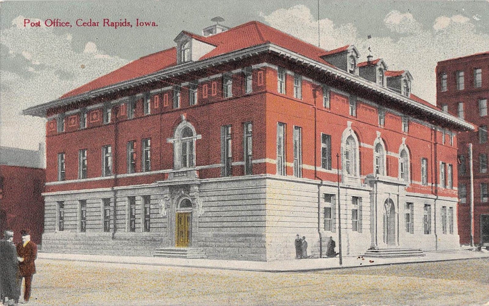 Post Office, Cedar Rapids, Iowa Antique Postcard (T1773) Mary L