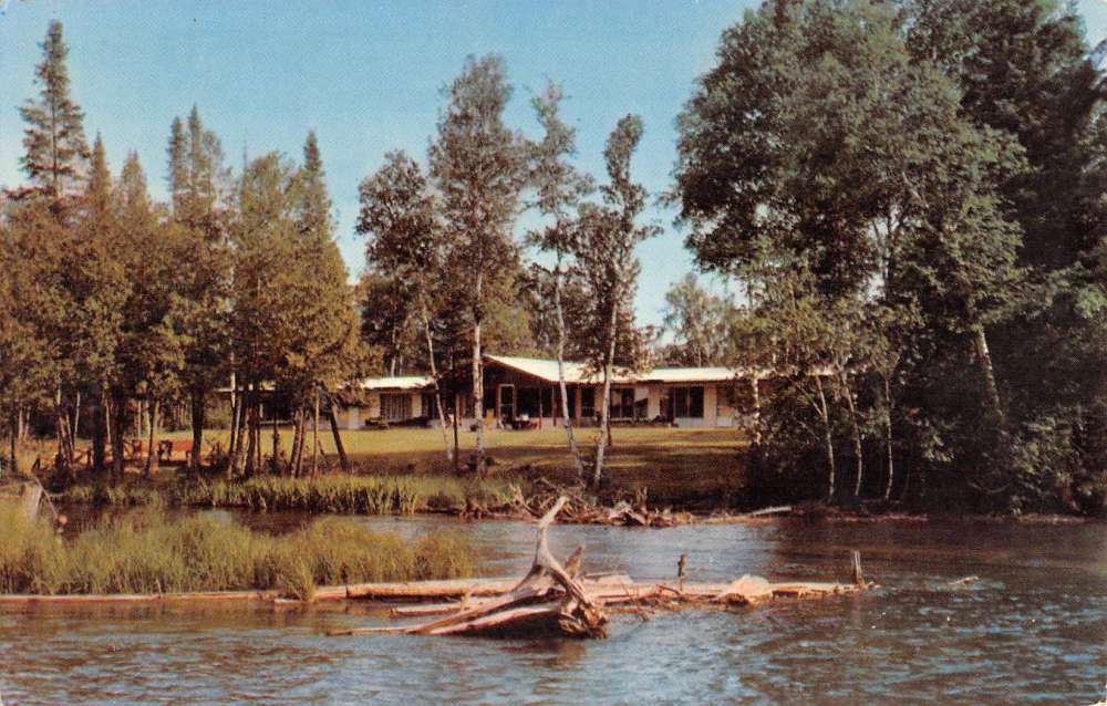 Grayling Michigan Canoe Inn Resort Motel Waterfront Vintage Postcard