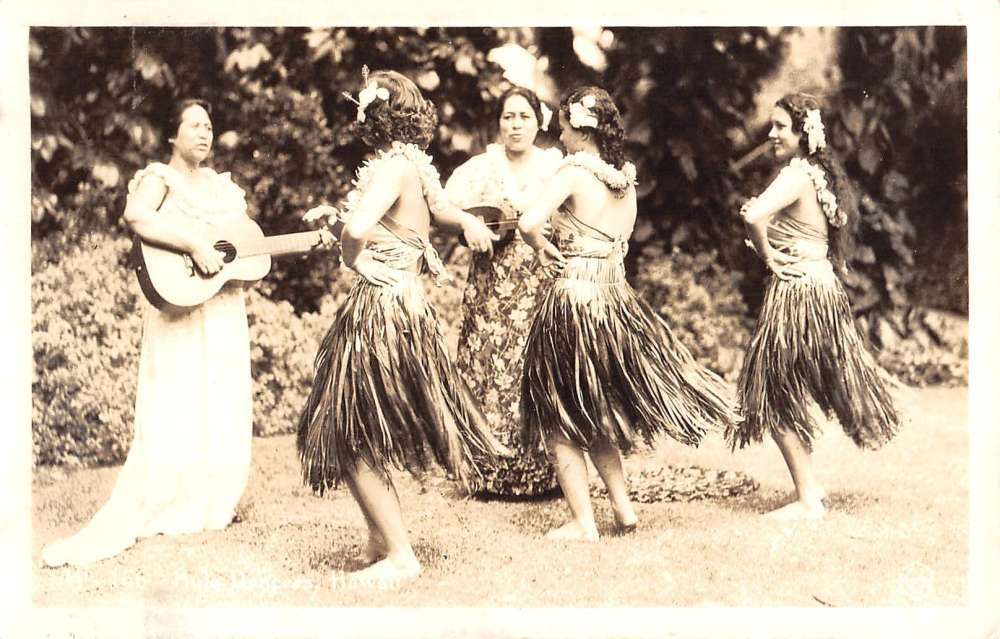 Tahitian dance in the ancient times