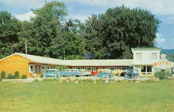 Montour Falls New York Motel Street View Vintage Postcard K99107