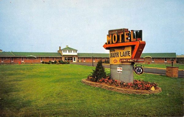 Niagara Falls New York Park Lane Motel Street View Vintage Postcard K99121