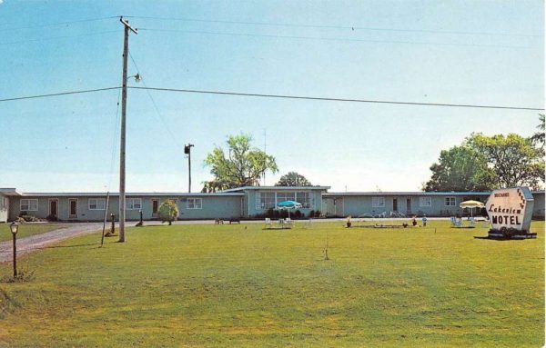 Massena New York Bouchards Lake View Motel Vintage Postcard K99170