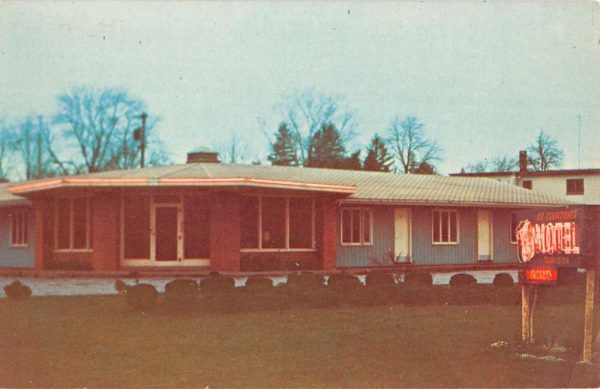 Medina New York Club 31 Motel Street View Vintage Postcard K99177