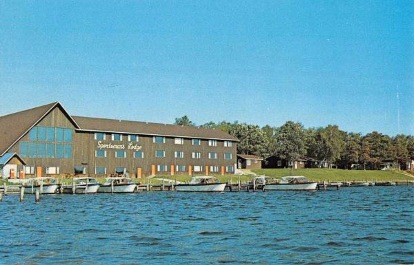 Baudette Minnesota Sportsmans Lodge Waterfront Antique Postcard K99554