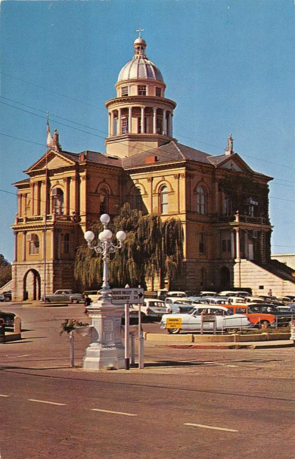 Auburn California Court House Street View Vintage Postcard K99729