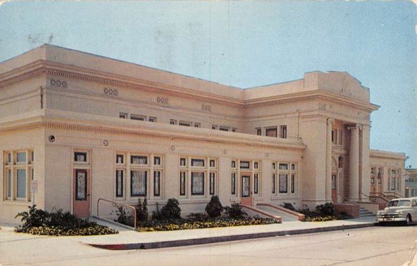 Whittier California First Baptist Church Street View Vintage Postcard K99733