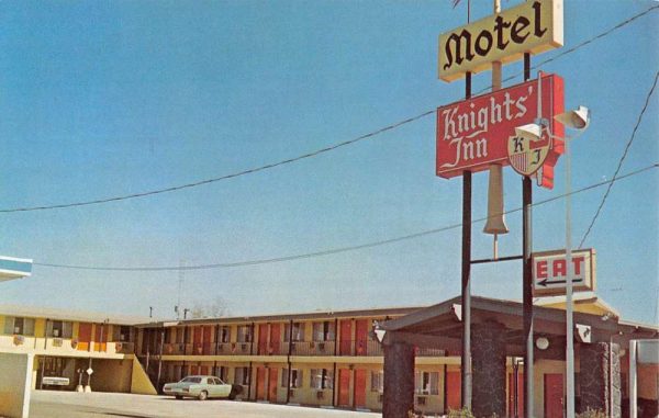 Susanville California Knights Inn Motel Street View Vintage Postcard K99762