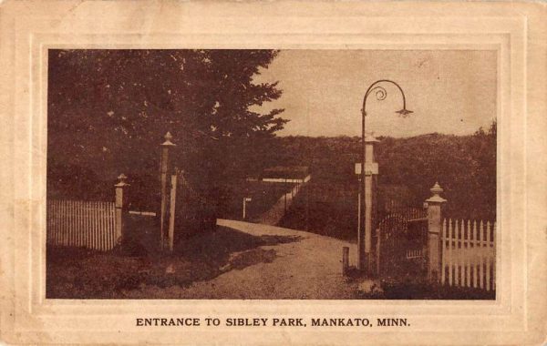 Mankato Minnesota Sibley Park Entrance Scenic View Antique Postcard K99817