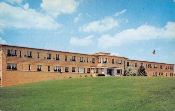 Greenville Michigan United Memorial Hospital Vintage Postcard K99869