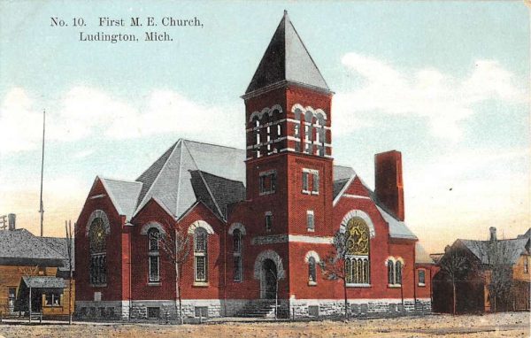 Ludington Michigan First ME Church Street View Antique Postcard K99876