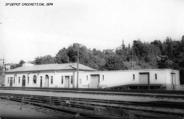 Crockett California 1974 Southern Pacific train depot real photo pc Z49787