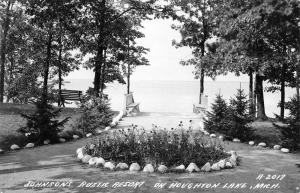 Houghton Lake Michigan Johnsons Rustic Resort Real Photo Postcard K103600