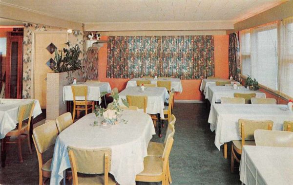 Duluth Minnesota Gallagher's Restaurant Interior Vintage Postcard J78155