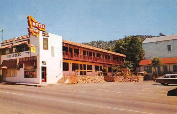 Mariposa California Fremont Motel Street View Vintage Postcard K104598