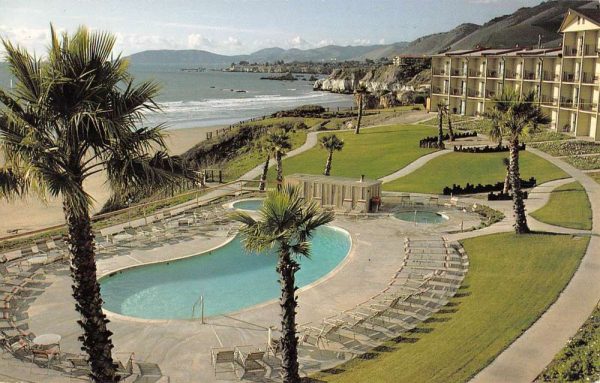 Pismo Beach California Kon Tiki Inn Pool View Vintage Postcard KA688586