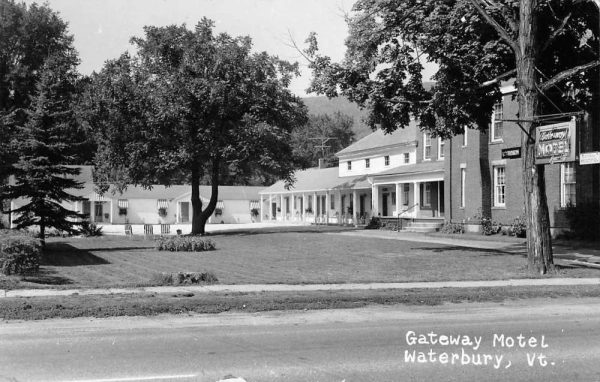 Waterbury Vermont Gateway Motel Real Photo Vintage Postcard JG236727