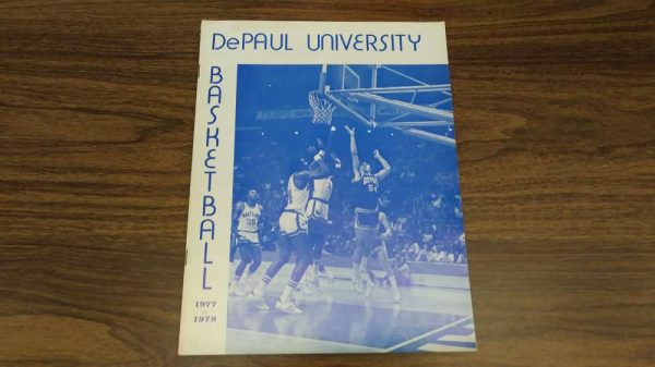 DePaul University Blue Demons vs Loyola Basketball 1977 Program J81581