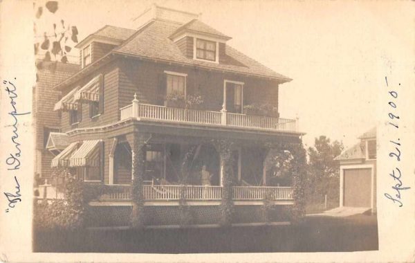 Minot North Dakota ? Residence Real Photo Vintage Postcard JI658586