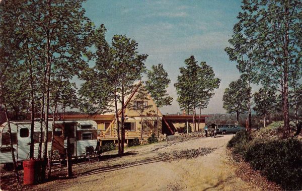 Hot Springs Arkansas street scene national park Koa Campground vintage pc CC10