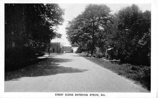 Byron Georgia Street Scene Vintage Postcard KK319