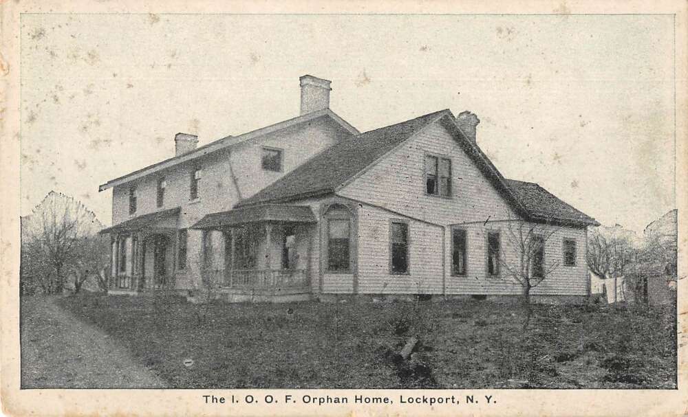 E9695 OH, Sugarcreek Mullers Cheese House Postcard - Mary L. Martin Ltd.  Postcards