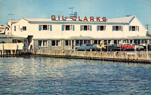 Bay Shore New York Gil Clarks Fish House Restaurant Vintage Postcard AA76115