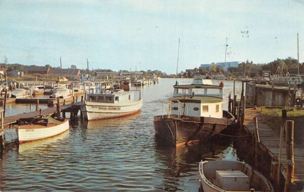 Patchogue Long Island New York Piers Boats in River Vintage Postcard AA76219