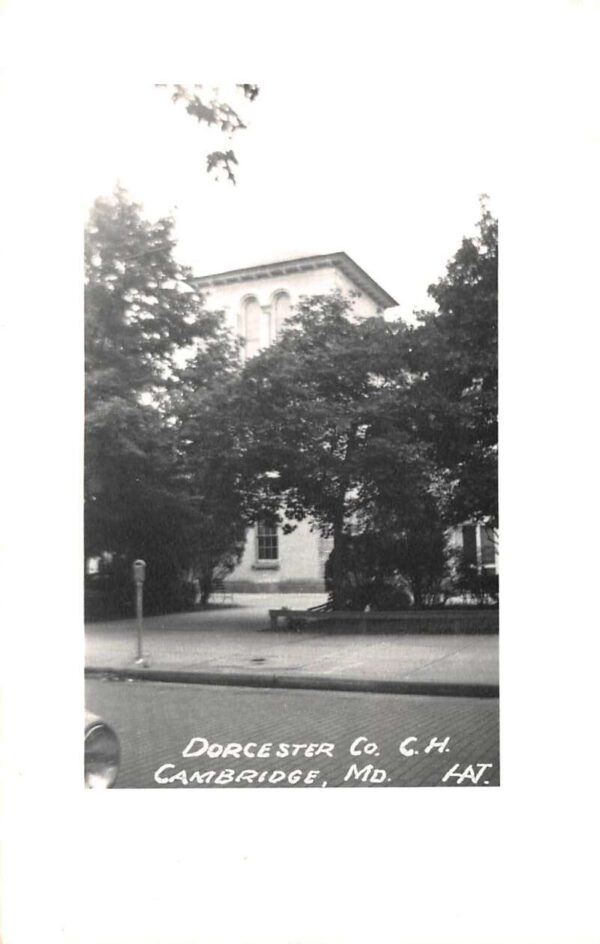 Cambridge Maryland Dorchester Co. Courthouse, Real Photo Vintage Postcard U14841