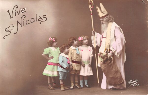 Tinted Photo Children With St. Nicholas, Christmas Vintage Postcard U22093