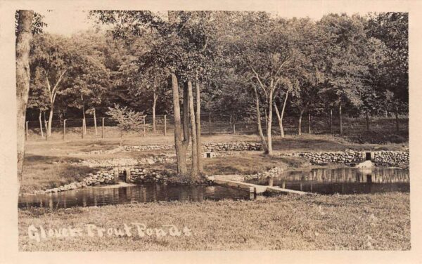 Star Prairie Wisconsin Glovers Trout Ponds Real Photo Vintage Postcard AA93995