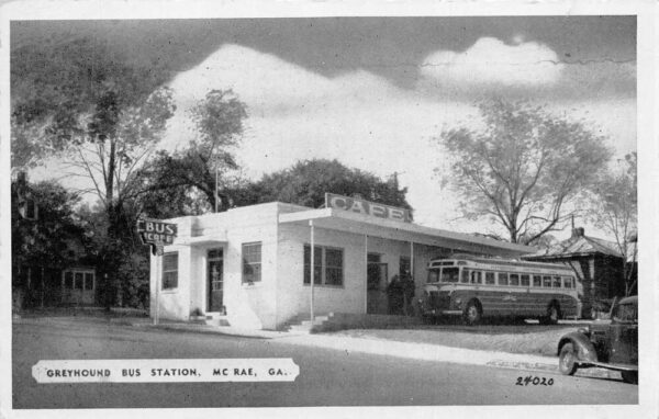 McRae Georgia Greyhound Bus Station and Cafe Vintage Postcard AA94548