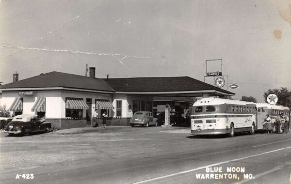 Warrenton Missouri Blue Moon Cafe and Greyhound Bus Real Photo Postcard AA94901