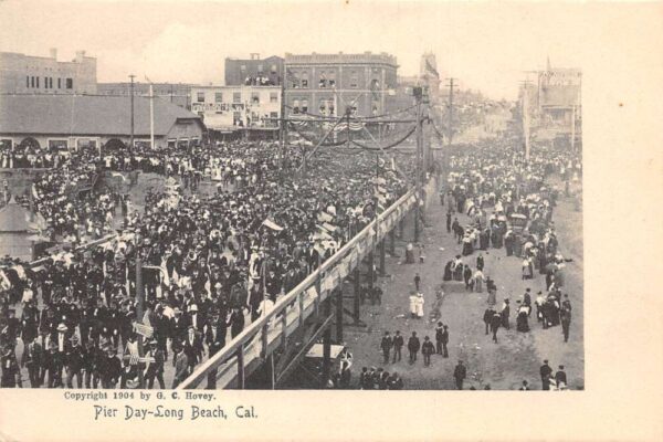 Long Beach California Pier Day Crowd Vintage Postcard AA94927