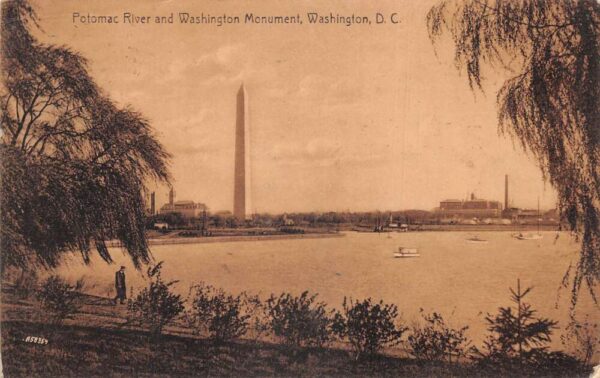 Washington DC Washington Monument and Potomac River Vintage Postcard AA95516