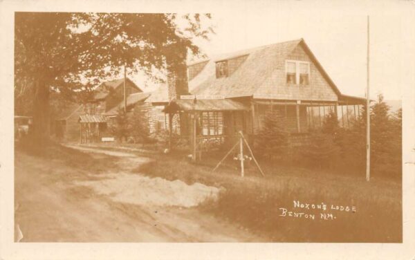 Benton New Hampshire Noxon's Lodge and Cabins Real Photo Postcard AA96116