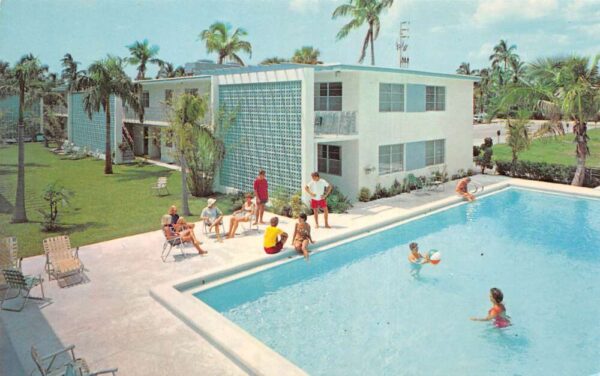 Naples Florida The Mariner Apartment Motel Swimming Pool Postcard AA96339