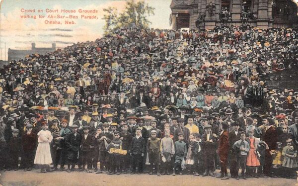 Omaha Nebraska Crowd watching Ak-Sar-Ben Parade Vintage Postcard AA92894