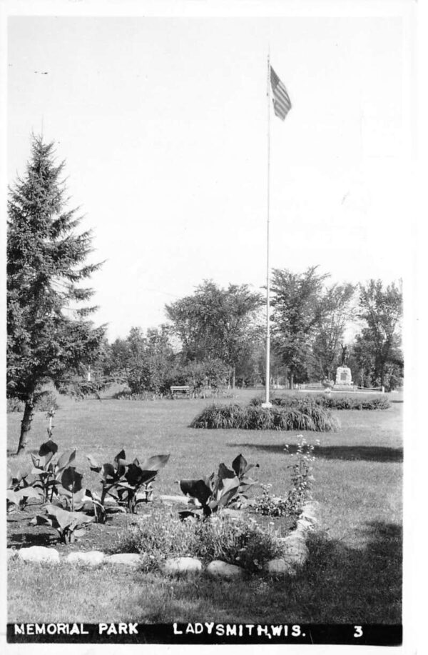 Ladysmith Wisconsin Memorial Park Real Photo Vintage Postcard AA92912