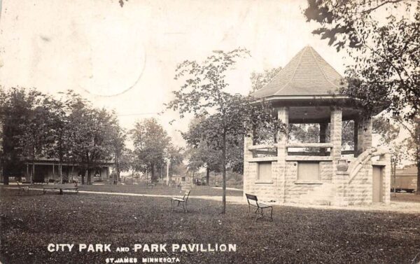 St James Minnesota City Park and Park Pavilion Vintage Postcard AA93189