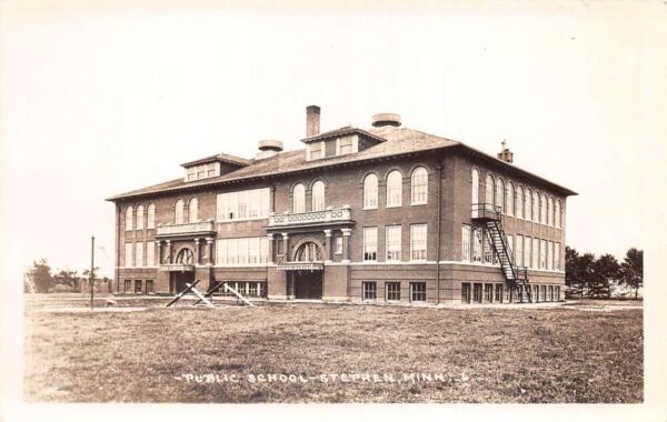 Stephen Minnesota Public School Real Photo Vintage Postcard AA93192