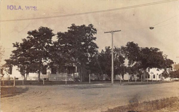 Iola Wisconsin Street Scene Real Photo Vintage Postcard AA93212