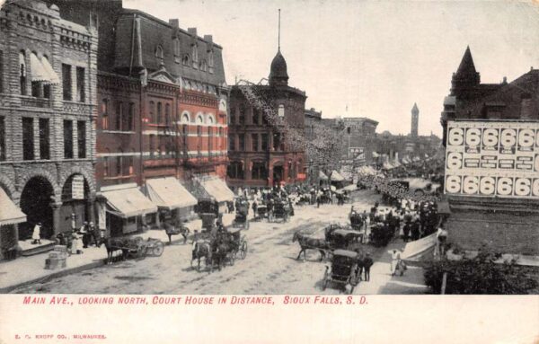 Sioux Falls South Dakota Main Street Looking North Vintage Postcard AA94258