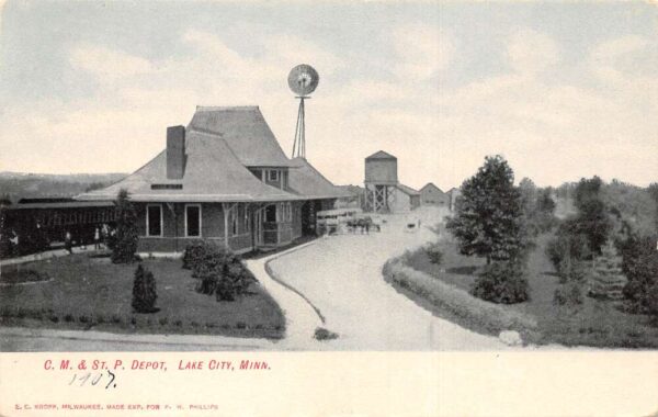 Lake City Minnesota CMSTP Depot Train Station Vintage Postcard AA94434