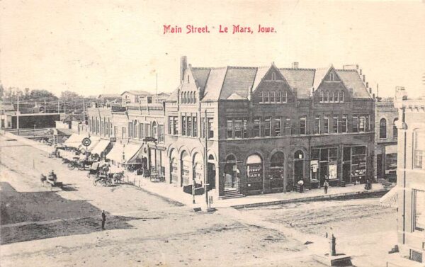 Le Mars Iowa Main Street Vintage Postcard AA94992