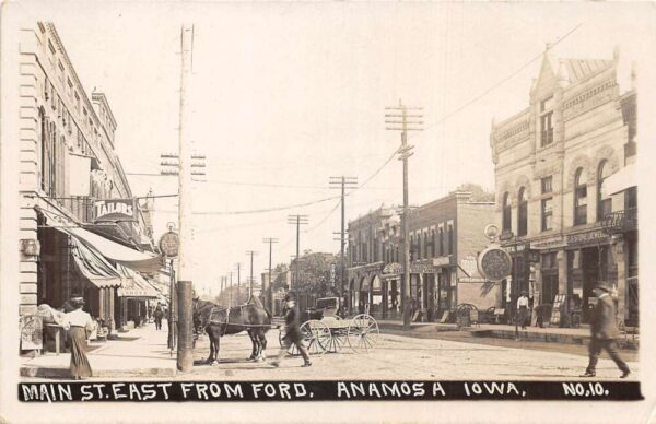 Anamosa Iowa Main Street Real Photo Vintage Postcard AA95248