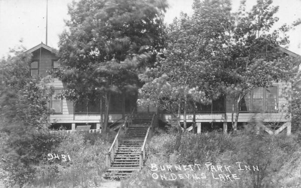 Devils Lake Wisconsin Burnett Park Inn Real Photo Vintage Postcard AA96914