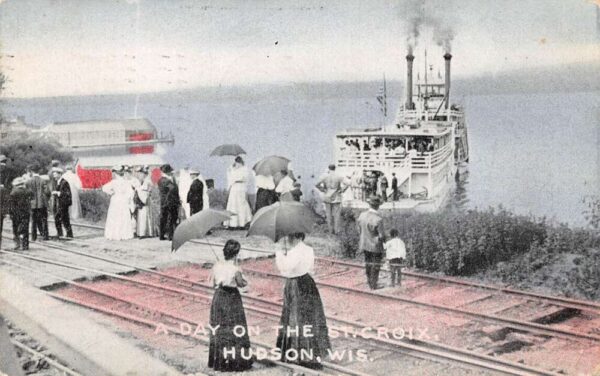 Hudson Wisconsin Steamer Landing St Croix River Vintage Postcard AA97162