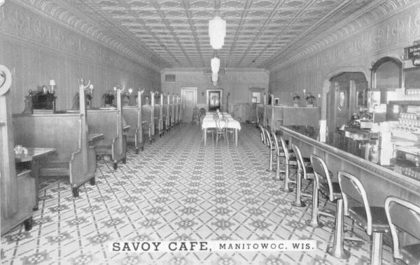 Manitowoc Wisconsin Savoy Cafe Dining Room Vintage Postcard AA97279