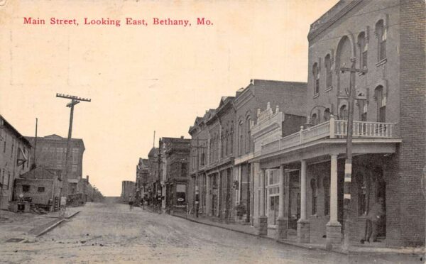 Bethany MIssouri Main Street Looking East Vintage Postcard AA97784