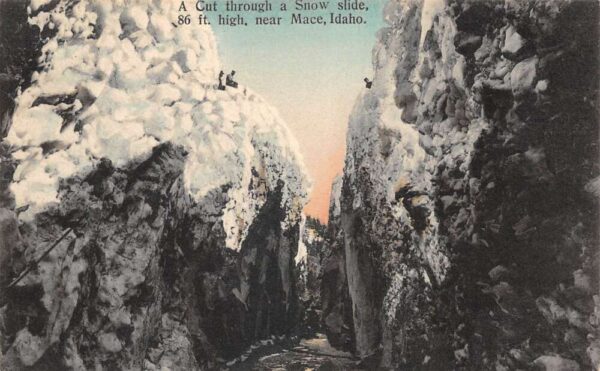 Mace Idaho A Cut Through Snow Slide Vintage Postcard AA98182